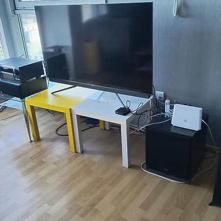 Daire Pretty View Apartment, Private Parking, 8min To Center By Car Bratislava