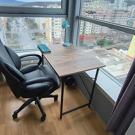 Pretty View Apartment, Private Parking, 8min To Center By Car Daire