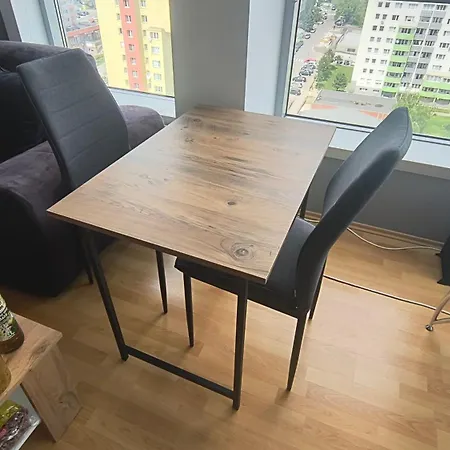 Daire Pretty View Apartment, Private Parking, 8min To Center By Car Bratislava