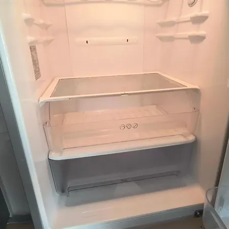 Lägenhet Pretty View Apartment, Private Parking, 8min To Center By Car