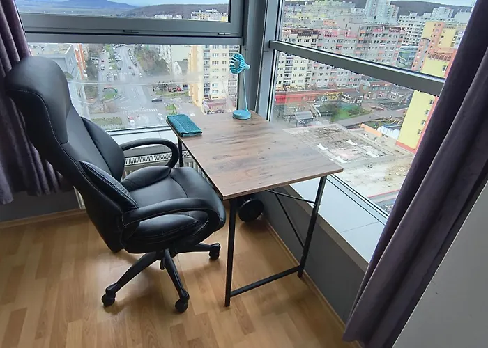 Pretty View Apartment, Private Parking, 8min To Center By Car Apartment