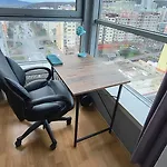 Pretty View Apartment, Private Parking, 8min To Center By Car 아파트