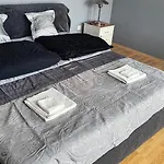 아파트 Pretty View Apartment, Private Parking, 8min To Center By Car
