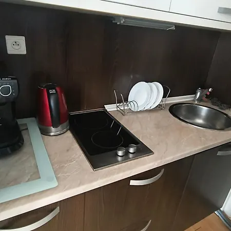 Pretty View Apartment, Private Parking, 8min To Center By Car 아파트